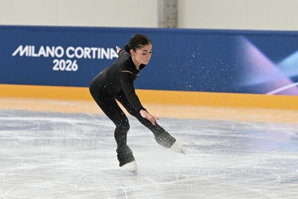Фигуристка Аделия Петросян на тренировке на Олимпийских играх 2026 (16 февраля 2026). Милан - Sputnik Армения