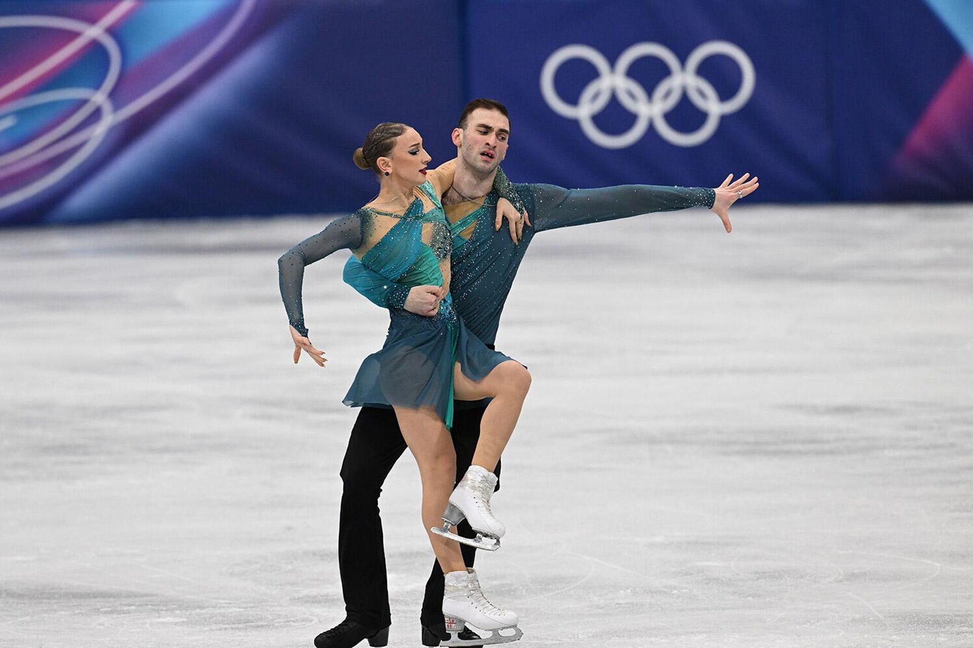 Грузинские фигуристы Анастасия Метелкина и Лука Берулава выступают в произвольной программе парного фигурного катания на зимних Олимпийских играх 2026 (16 февраля 2026). Милан - Sputnik Армения, 1920, 17.02.2026