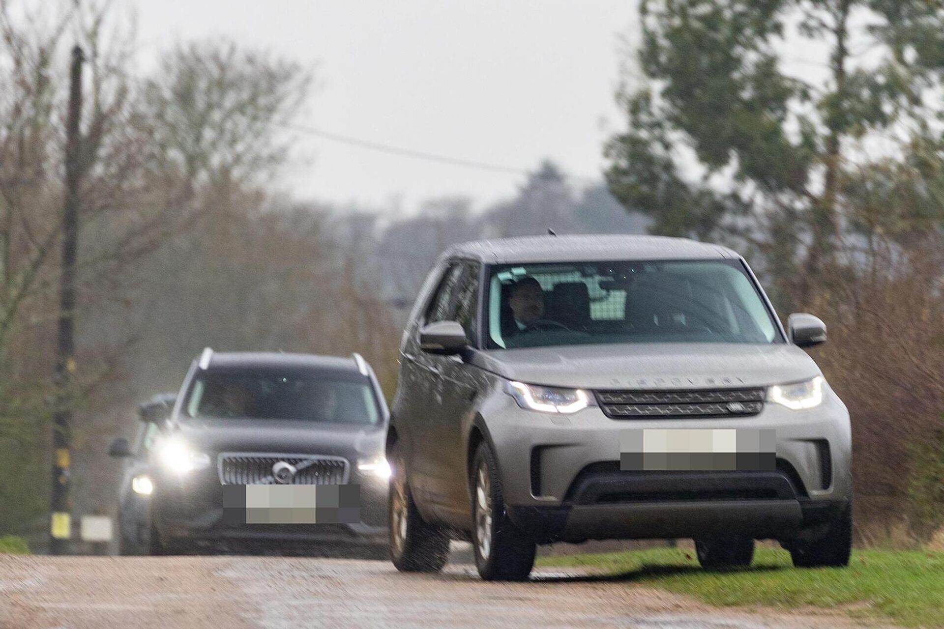 На фотографии, датированной 19 февраля, изображена полиция на ферме Вуд в поместье Сандрингем в Норфолке - Sputnik Армения, 1920, 19.02.2026