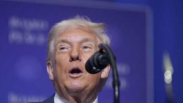 Президент США Дональд Трамп выступает на заседании Совета мира в Институте мира США (19 февраля 2026). Вашингтон - Sputnik Армения