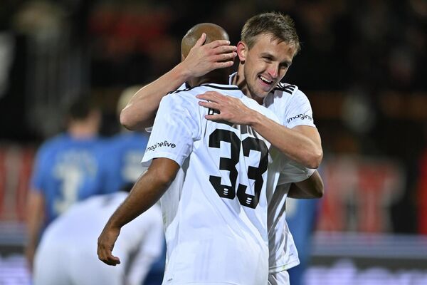 «Նոայի» ֆուտբոլիստները տոնում են հաղթանակը - Sputnik Արմենիա