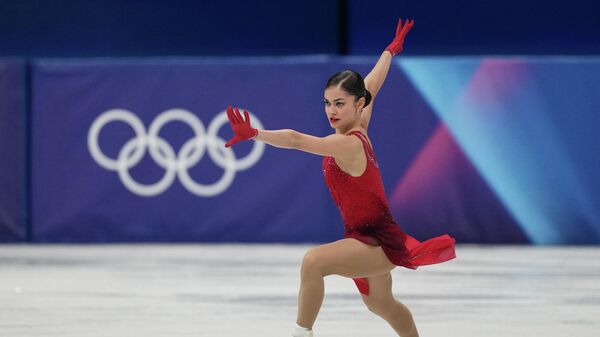 Аделия Петросян выступает во время произвольной программы по фигурному катанию среди женщин на зимних Олимпийских играх 2026 года (19 февраля 2026). Милан - Sputnik Армения