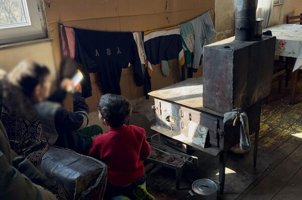 Տիգրանի քույրերն ու եղբայրները Ծափաթաղի տանը Տիգրանի քույրերն ու եղբայրները Ծափաթաղի տանը - Sputnik Արմենիա