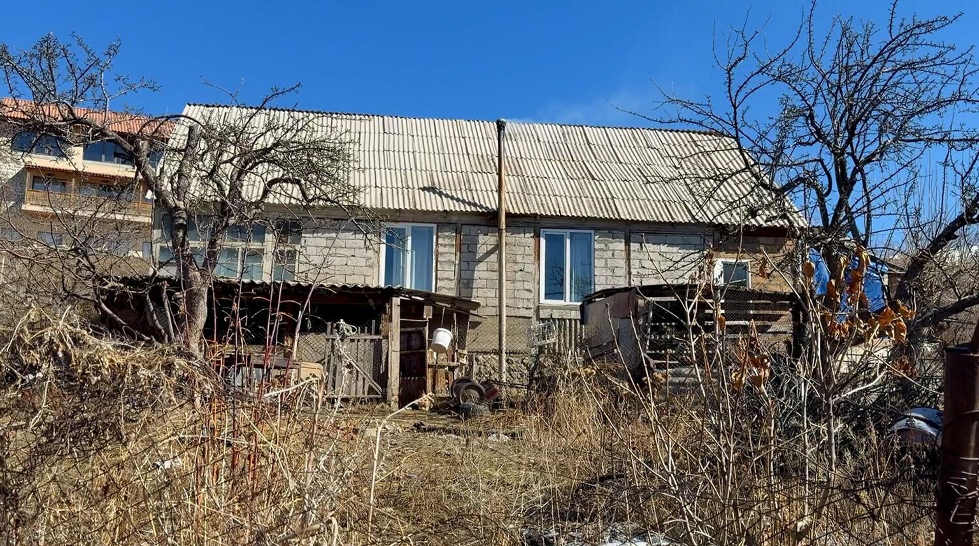 Дом убитого в селе Цапатаг Тиграна Ованесова Дом убитого в селе Цапатаг Тиграна Ованесова - Sputnik Արմենիա, 1920, 21.02.2026