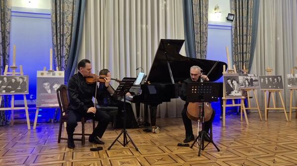 Камерный концерт, приуроченный к 120-летию со дня рождения Дмитрия Шостаковича - Sputnik Армения