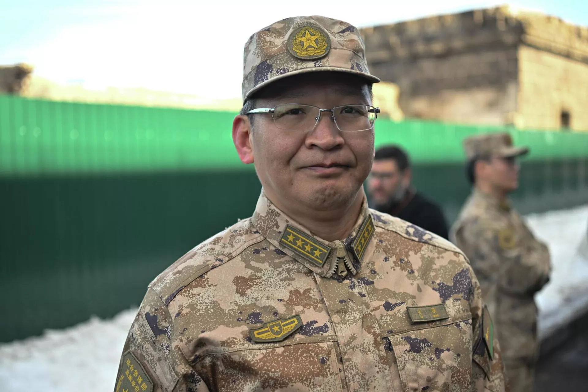 Военный атташе при посольстве КНР в Армении Ань Цзян на открытии нового общежития на территории 102-й военной базы ВС РФ (23 февраля 2026). Гюмри - Sputnik Արմենիա, 1920, 23.02.2026
