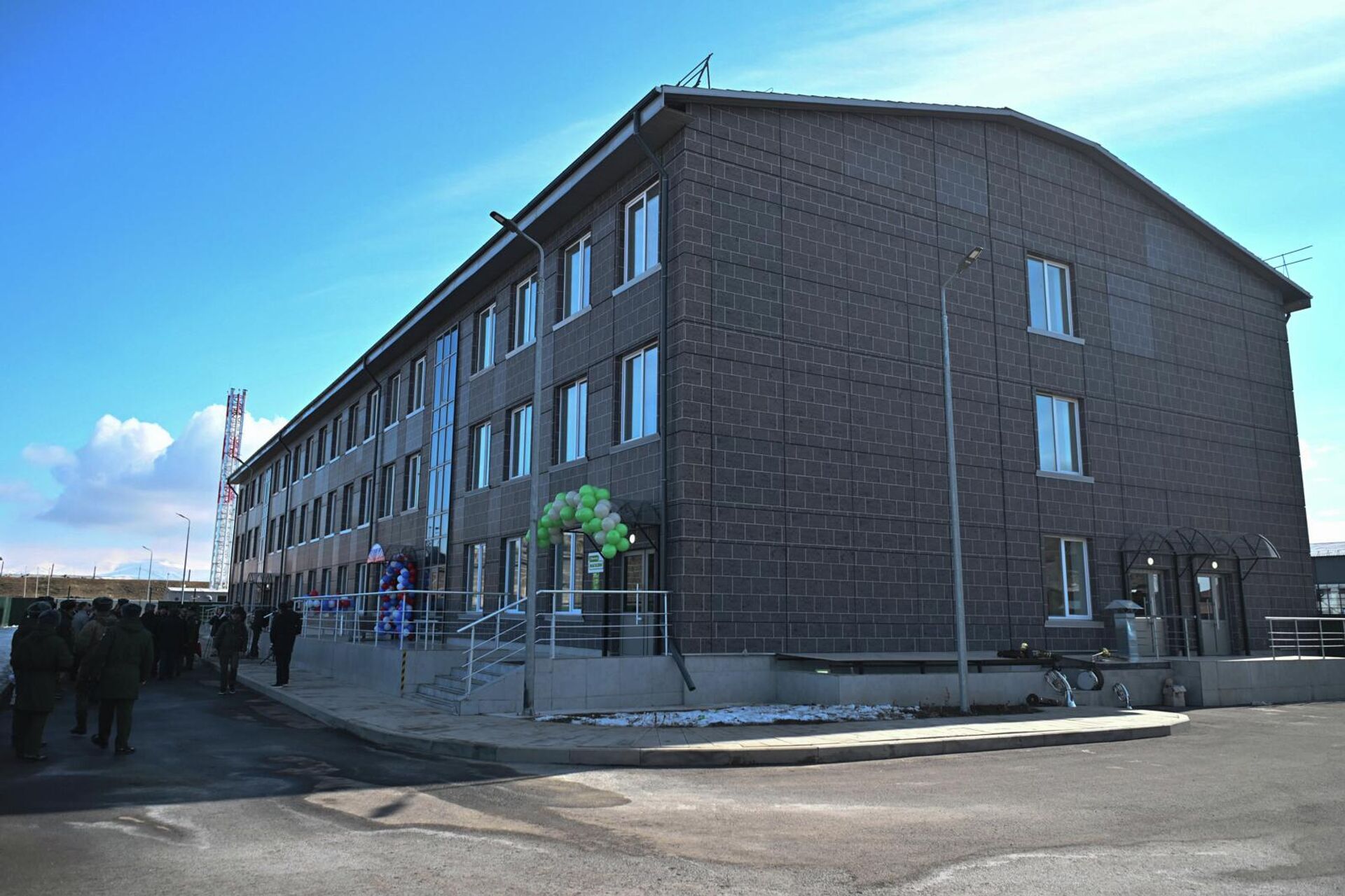 Здание 102-й военной базы ВС РФ в Гюмри Здание 102-й военной базы ВС РФ в Гюмри - Sputnik Армения, 1920, 23.02.2026