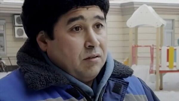 Дворник рассказал, как спас ребенка, упавшего с седьмого этажа в Петербурге - Sputnik Армения