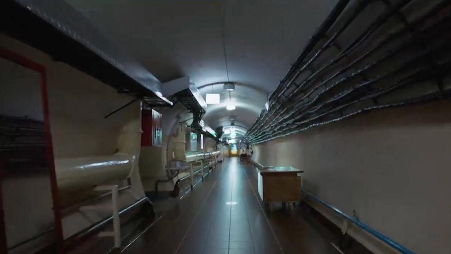 Кадр из видеообращения президента Украины Владимира Зеленского, в котором впервые показал бункер на Банковой - Sputnik Արմենիա, 1920, 24.02.2026