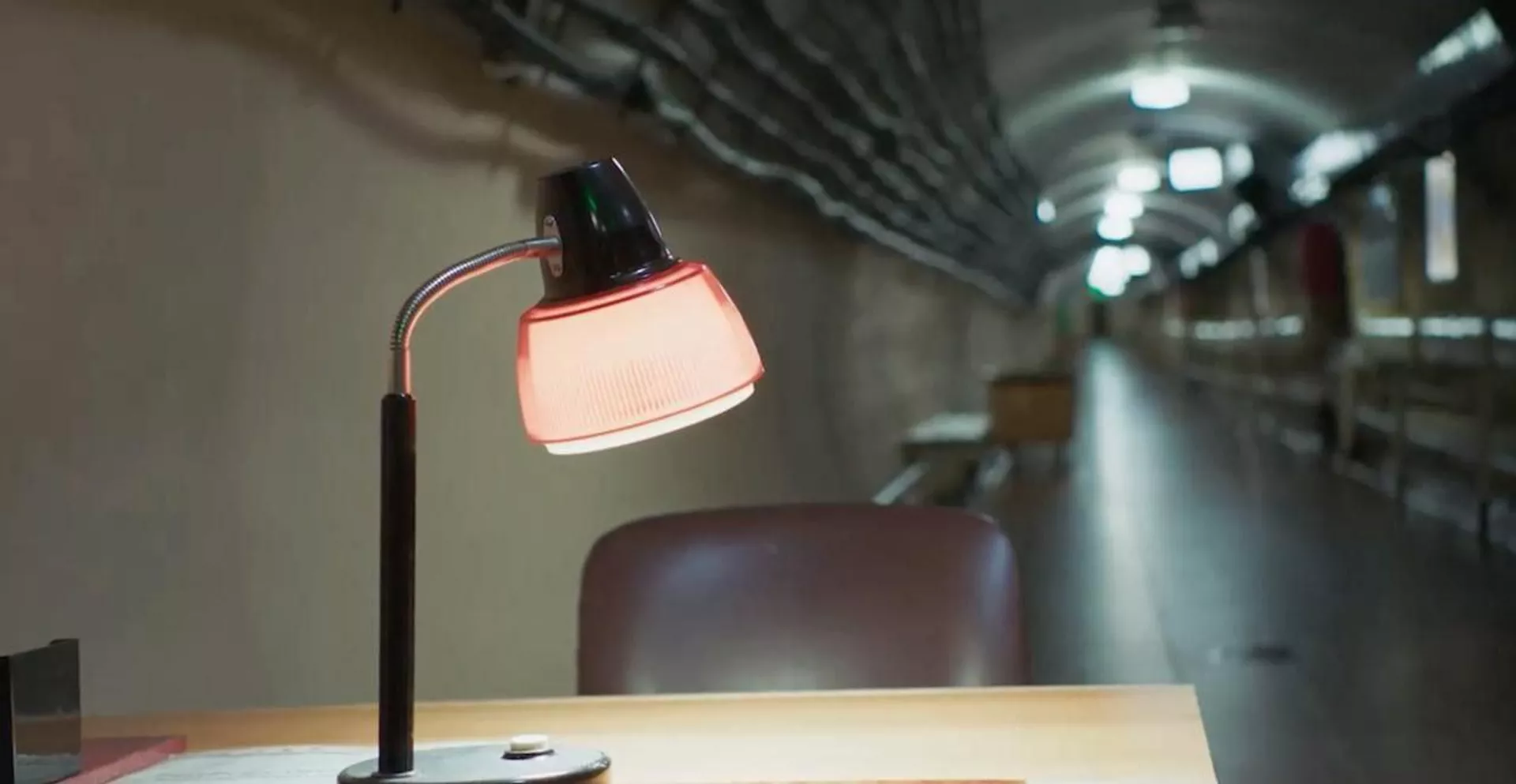 Зеленский илк бор Киевдаги бункерини намойиш қилди (ФОТО) Кадр из видеообращения президента Украины Владимира Зеленского, в котором впервые показал бункер на Банковой - Sputnik Армения, 1920, 24.02.2026