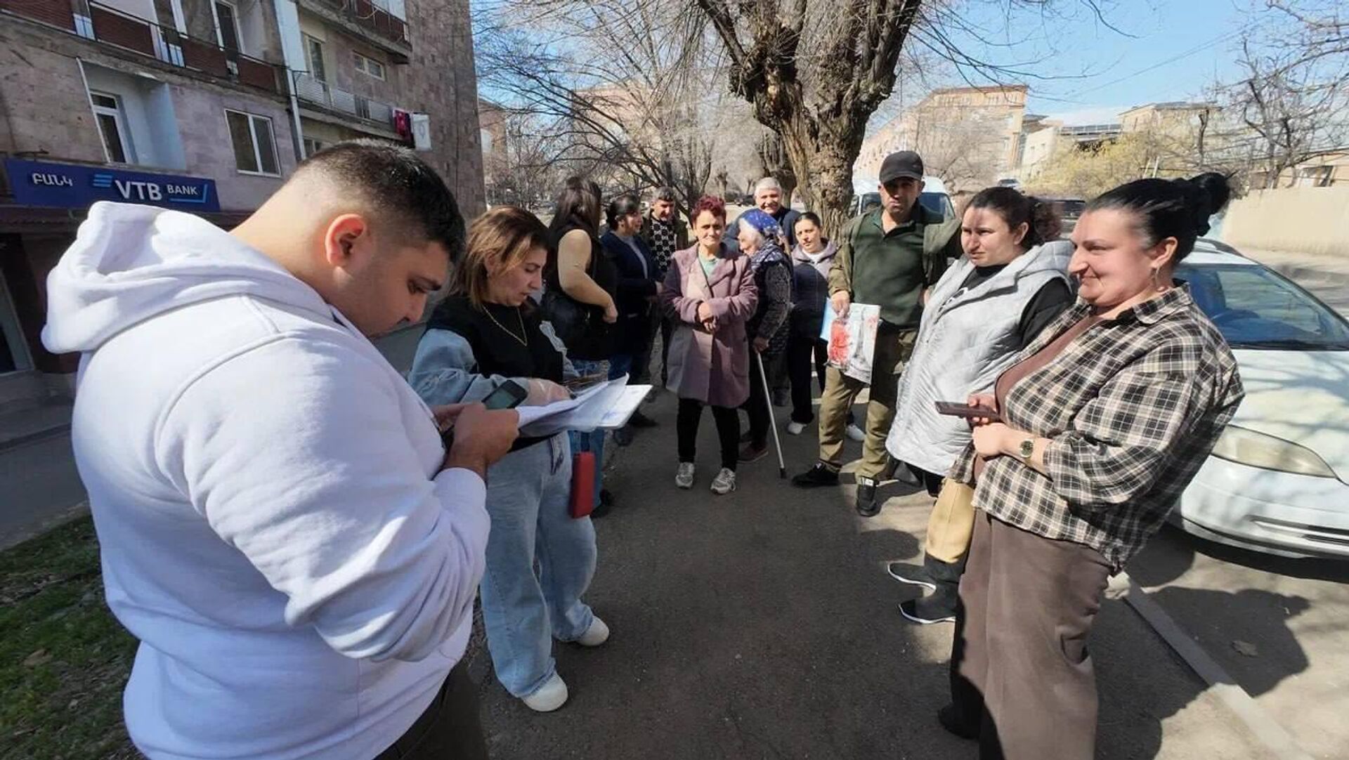 АНО Евразия совместно с Русской Гуманитарной Миссией и при поддержке Россотрудничества привезла гумпомощь 50-и семьям вынужденных переселенцев из Нагорного Карабаха (24 февраля 2026). Ехегнадзор, Джемрук, Вайк - Sputnik Արմենիա, 1920, 24.02.2026