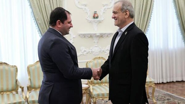 Պապիկյանը հանդիպել է Փեզեշքիանին - Sputnik Արմենիա