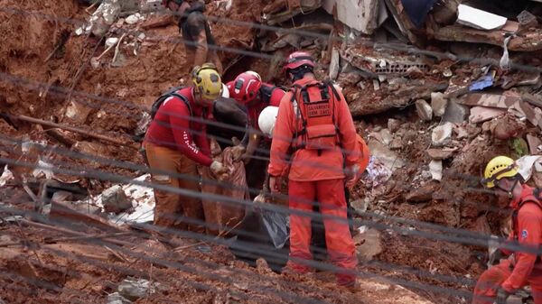 Не менее 30 человек погибли из-за обрушившихся на бразильский штат Минас-Жерайс проливных дождей - Sputnik Армения