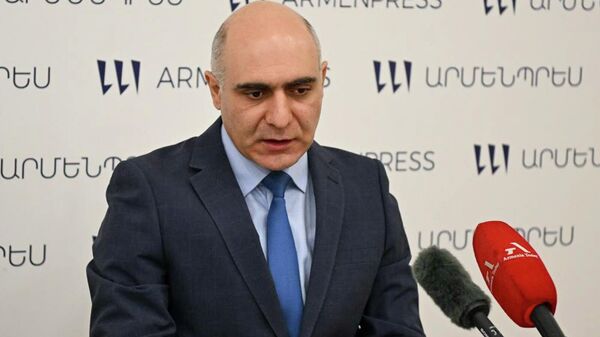 Пресс-конференция руководителя отдела политики доходов и методологии налогового администрирования министерства финансов Артура Алексаняна (27 февраля 2026). Еревaн - Sputnik Армения