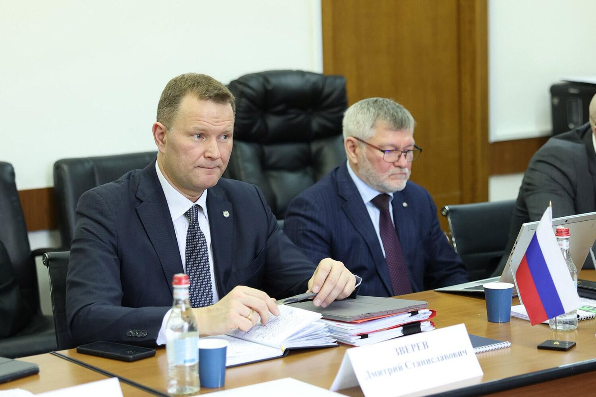 Замминистра ТУИ Армен Симонян принял делегацию во главе с заместителем министра транспорта РФ Дмитрием Зверевым (27 февраля 2026). Еревaн - Sputnik Армения, 1920, 27.02.2026