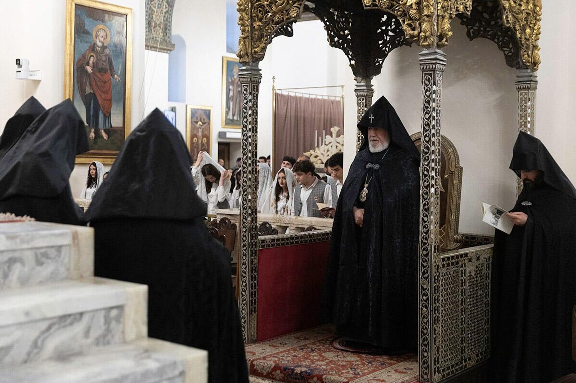 Заупокойная месса в память о жертвах Сумгаитской резни 1988 года по окончании воскресной литургии (27 февраля 2026). Эчмиадзин - Sputnik Армения, 1920, 27.02.2026