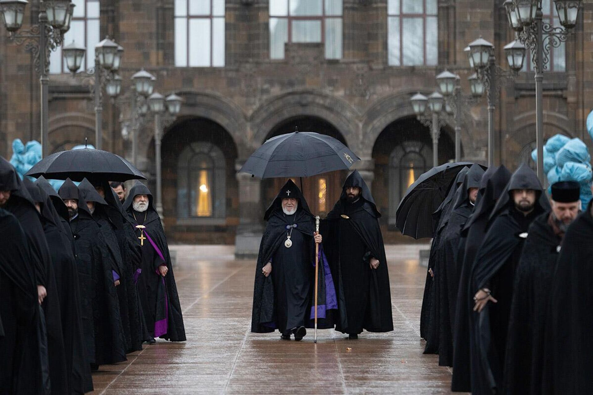 Заупокойная месса в память о жертвах Сумгаитской резни 1988 года по окончании воскресной литургии (27 февраля 2026). Эчмиадзин - Sputnik Արմենիա, 1920, 27.02.2026