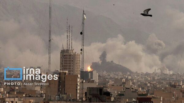 Последствия авиаудара ВС Израиля по Ирану (28 февраля 2026). Тегеран - Sputnik Армения