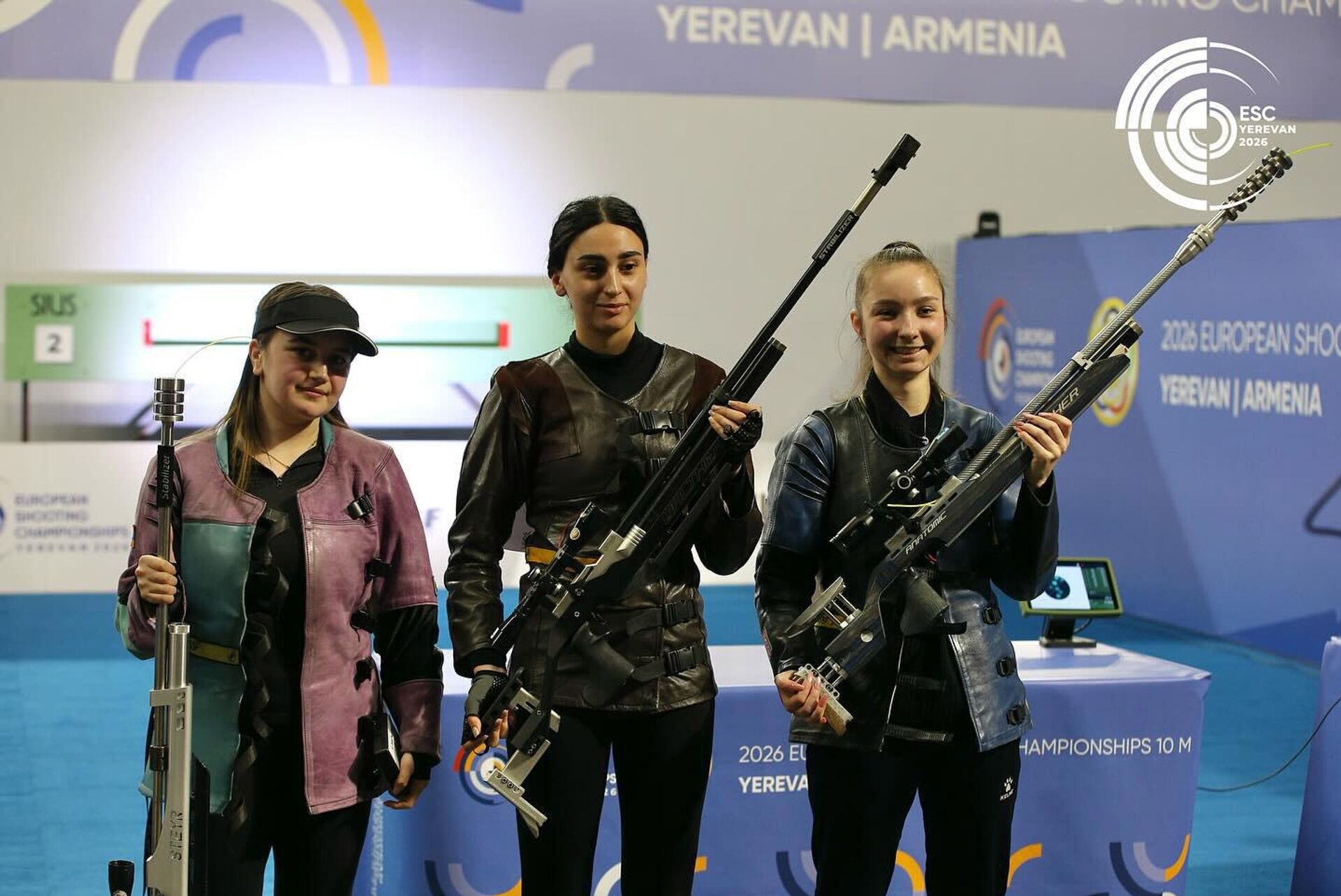 Лилит Мкртчян (первое место), Анаит Саргсян (второе место) и Алина Кталка (третье место) - Sputnik Արմենիա, 1920, 01.03.2026