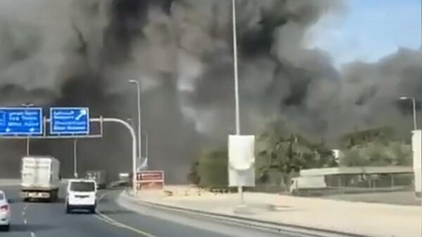 Բահրեյնում գտնվող ԱՄՆ ռազմածովային բազայից բարձրացող ծխի հսկայական քուլաները - Sputnik Արմենիա