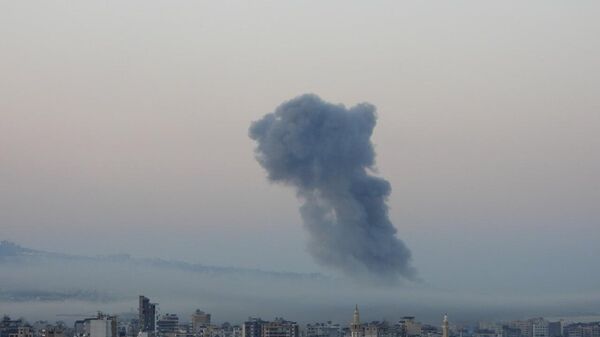 Взрыв от ракетного удара в Бейруте (3 марта 2026). Ливан - Sputnik Армения