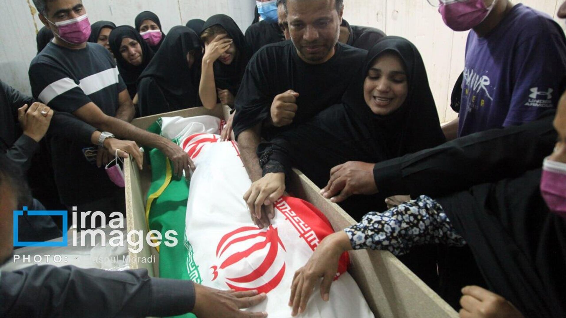 Подготовка к похоронам погибших в начальной школе для девочек Минаб (3 марта 2026). Иран - Sputnik Армения, 1920, 04.03.2026