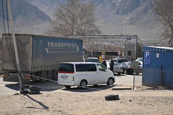 Ситуация на КПП остается спокойной - Sputnik Армения