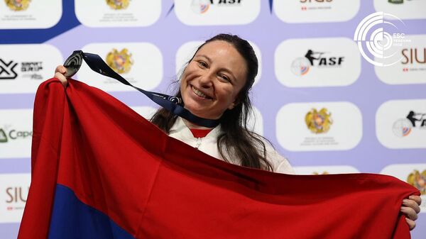 Эльмира Карапетян стала серебряной призеркой Чемпионата Европы по стрельбе из пневматического пистолета (3 марта 2026). Еревaн - Sputnik Армения