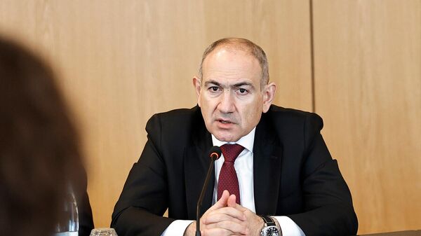 Премьер-министр Армении Никол Пашинян на встрече с грузинским коллегой в расширенном формате (4 марта 2026). Тбилиси - Sputnik Армения