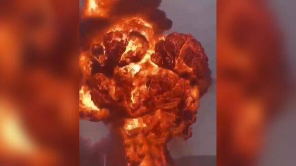 Кадры ракетного удара по нефтеперерабатывающему заводу Кувейта  - Sputnik Արմենիա