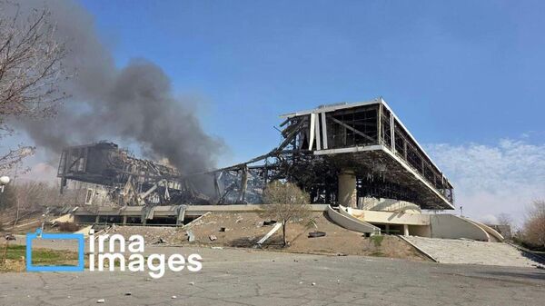 Разрушенный стадион Азади на 12 000 мест в результате американо-израильских атак на Иран (5 марта 2026). Тегеран - Sputnik Армения