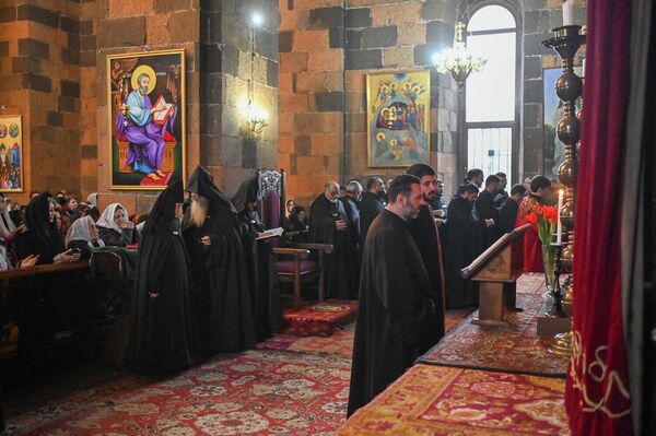 Совместная молитва за арестованных священнослужителей в церкви Святого Акопа села Мргаван (6 марта 2026). Арарат - Sputnik Армения