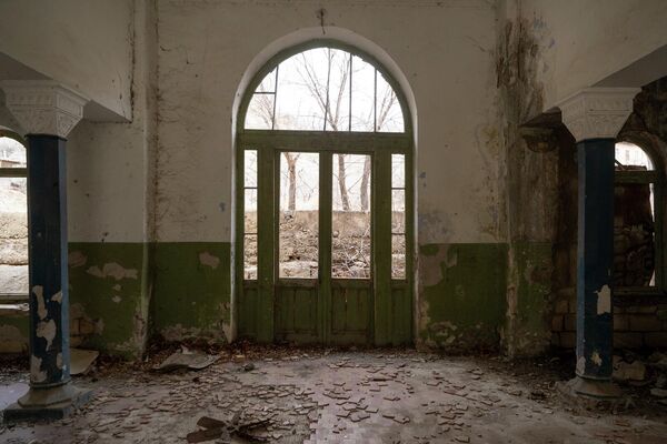 «Մեղրի» երկաթուղային կայարանի լքված շենքը - Sputnik Արմենիա