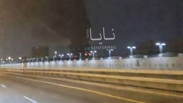 Столбы дыма в небе Бахрейна после иранских ударов - Sputnik Армения