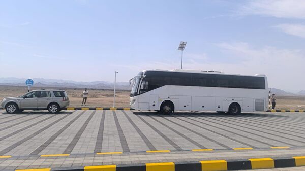 Посольство Армении в Абу-Даби и Генеральное консульство в Дубае организовали и осуществили бесплатный проезд 54 граждан Республики Армения в Оман - Sputnik Армения