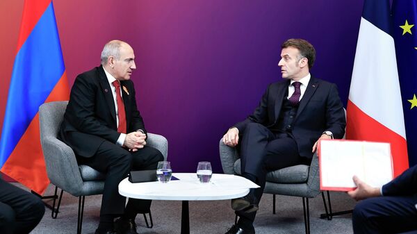 ՀՀ վարչապետ Նիկոլ Փաշինյանն ու Ֆրանսիայի նախագահ Էմանուել Մակրոնը - Sputnik Արմենիա