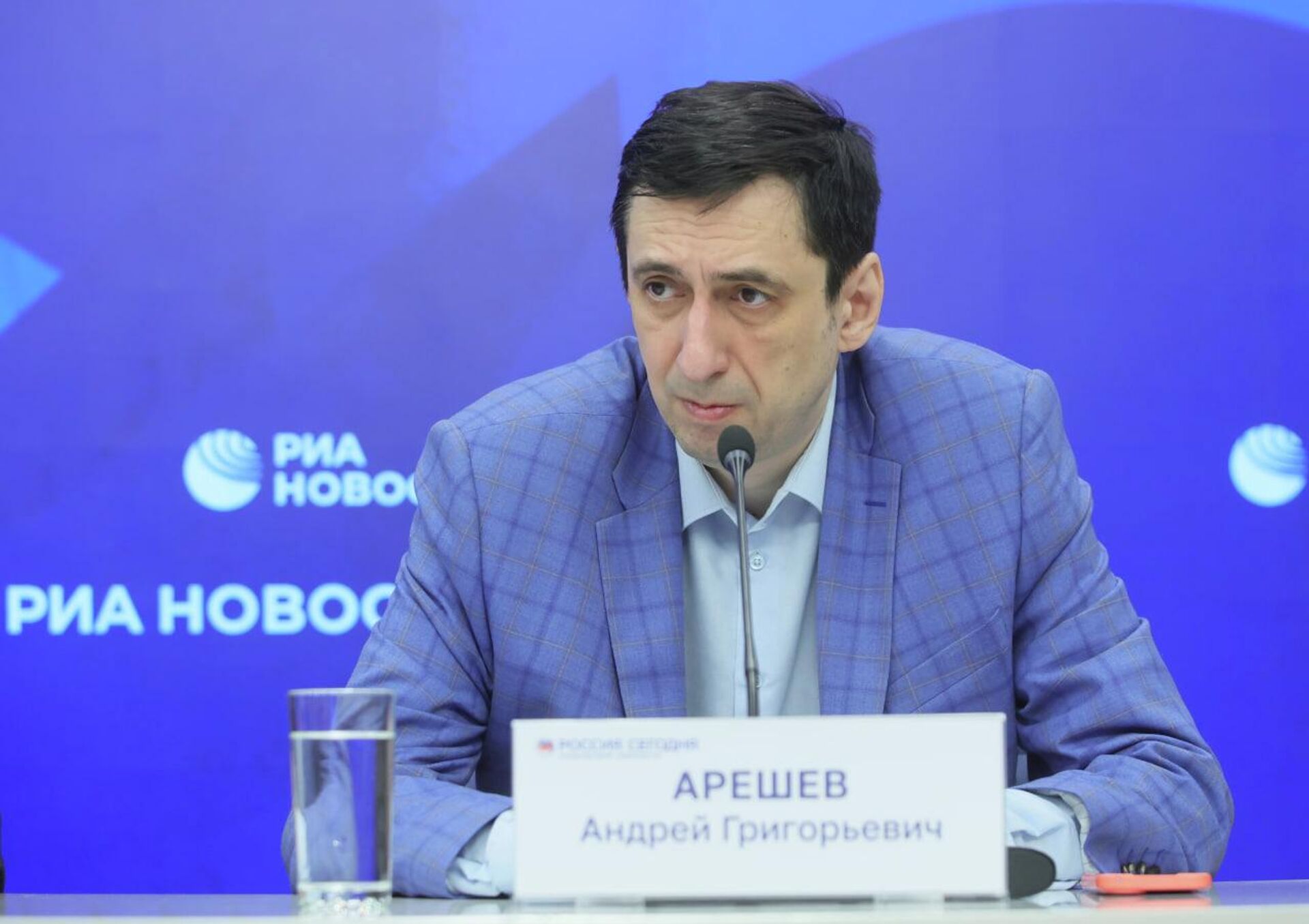 Андрей Арешев во время круглого стола (11 марта 2026). Москва - Sputnik Армения, 1920, 11.03.2026