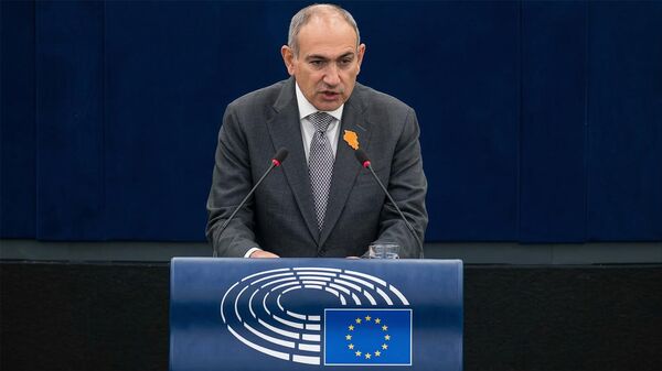 Премьер-министр Никол Пашинян во время выступления в Европейском парламенте (11 марта 2026). Страсбург - Sputnik Армения