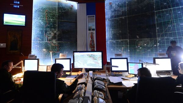 Военнослужащие на командном пункте во время несения боевого дежурства зенитными ракетными дивизионами Минобороны в Московской области. - Sputnik Արմենիա