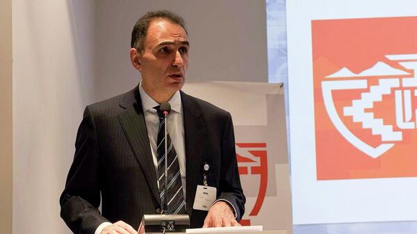 Основатель гражданского объединения Айакве Аветик Чалабян выступает на презентации концепции национальной безопасности Армении, разработанной компанией Айакве (13 марта 2026). Еревaн - Sputnik Армения