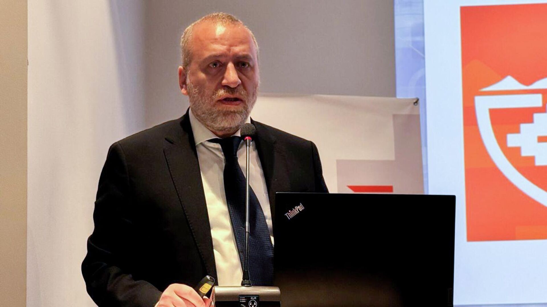 Аветик Керобян выступает на презентации концепции национальной безопасности Армении, разработанной компанией Айакве (13 марта 2026). Еревaн - Sputnik Армения, 1920, 13.03.2026