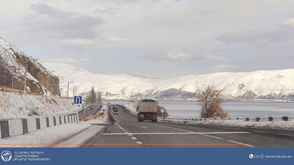 Трасса M4 у озера Севан - Sputnik Армения