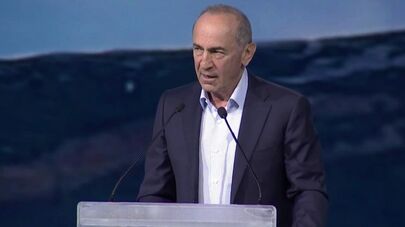 Роберт Кочарян выступает на съезде блока "Айастан" (16 марта 2026). Еревaн