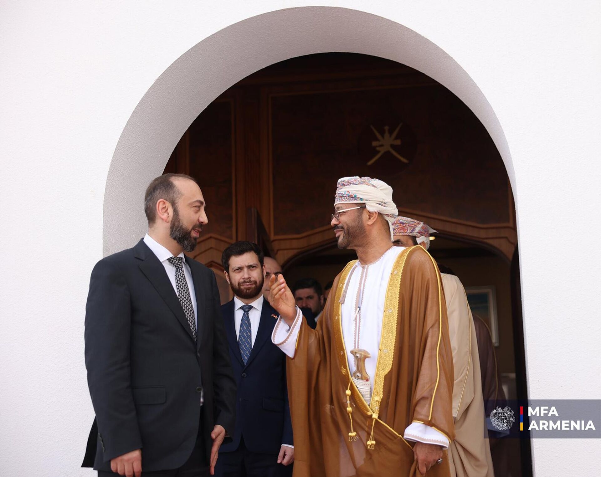 Министр иностранных дел Армении Арарат Мирзоян встретился с министром иностранных дел Султаната Оман Бадром бин Хамадом бин Хамудом Аль-Бусаиди (17 марта 2026). Маскат - Sputnik Արմենիա, 1920, 17.03.2026