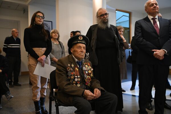 Открытие тематической выставки Крым. 80-летие подвига, приуроченной ко Дню воссоединения Крыма с Россией (18 марта 2014 года). Еревaн - Sputnik Армения