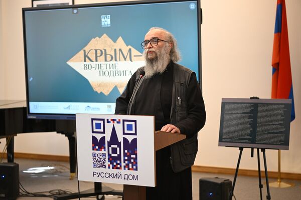 Открытие тематической выставки Крым. 80-летие подвига, приуроченной ко Дню воссоединения Крыма с Россией (18 марта 2014 года). Еревaн - Sputnik Армения