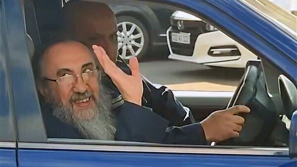 Շիրակի թեմի առաջնորդ Միքայել արքեպիսկոպոս Աջապահյանը, վիրահատությունից մեկ ամիս անց, այցելել էր Իզմիրլյան ԲԿ - Sputnik Արմենիա