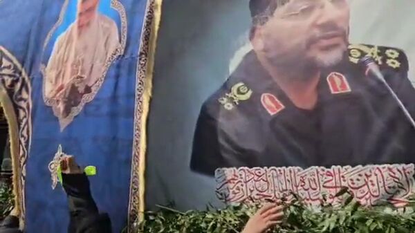 В Иране проходят похороны секретаря Совбеза Али Лариджани, его сына, и командующего силами «Басидж» Гулама Резы Солеймани - Sputnik Արմենիա