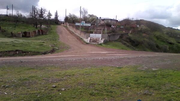 Общий вид памятника Отечественной и Арцахской войнам в селе Хнацах - Sputnik Армения