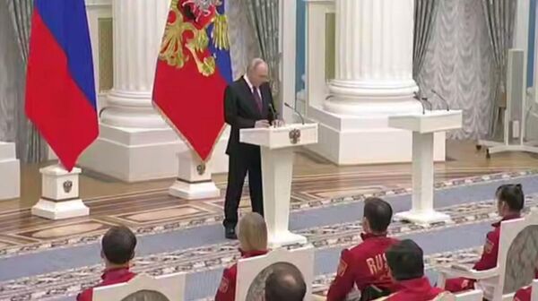 Российские гимн и флаг триумфально вернулись на международную спортивную арену благодаря паралимпийцам, заявил Путин.  - Sputnik Армения